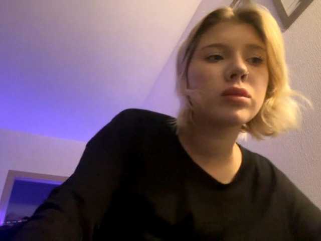HazelKims, en vivo ahora en BongaCams