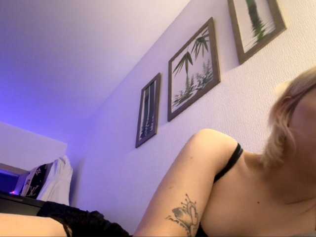 HazelKims live cam on BongaCams
