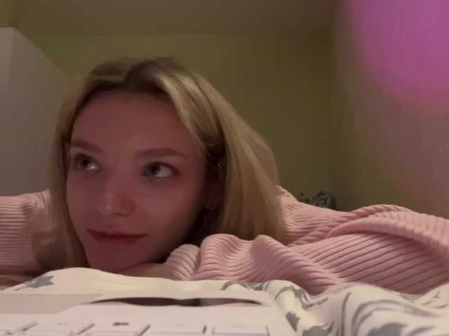 BonnyBlu live cam on BongaCams