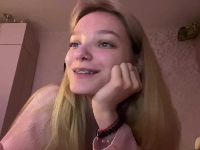 BonnyBlu live cam on BongaCams