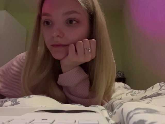 BonnyBlu live cam on BongaCams