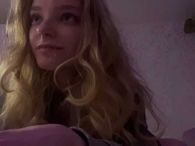 BonnyBlu live cam on BongaCams