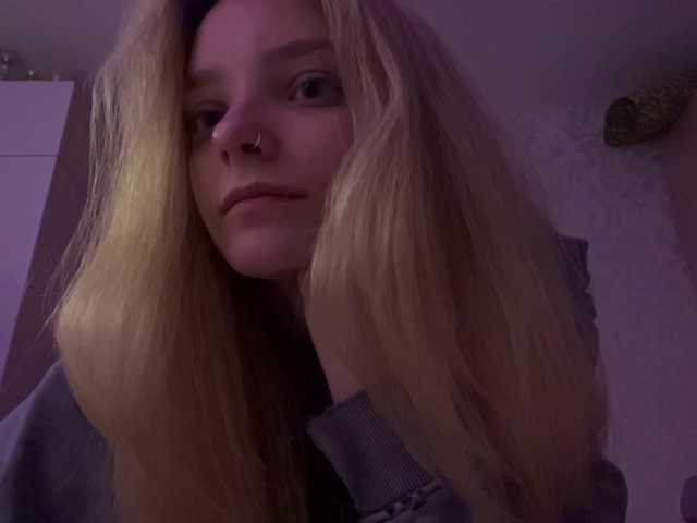 BonnyBlu live cam on BongaCams