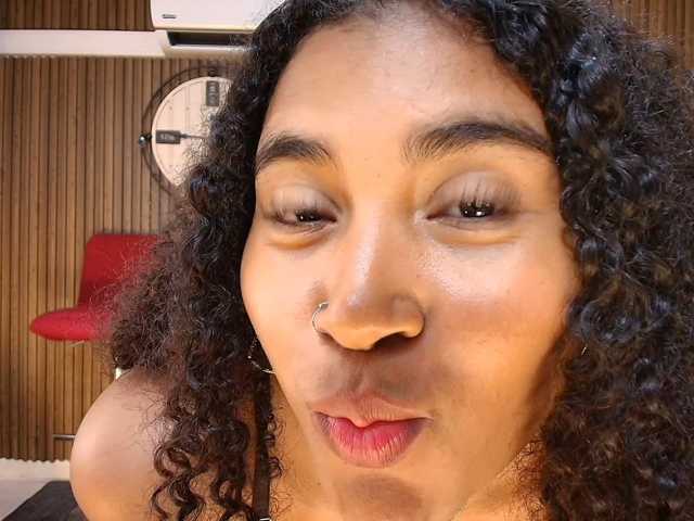 Canelasquirtxxx1 live cam on BongaCams