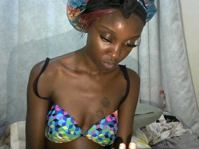 velvetshammy live cam on BongaCams
