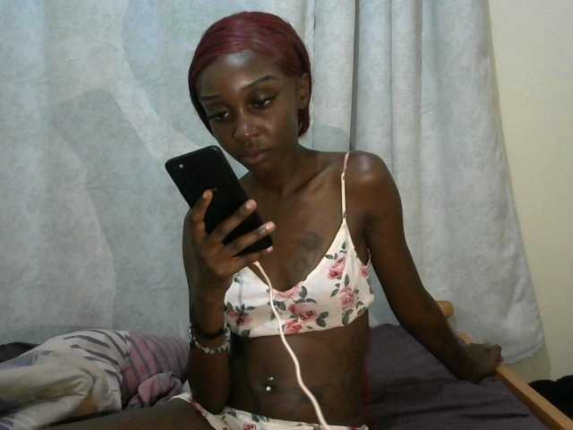 velvetshammy live cam on BongaCams