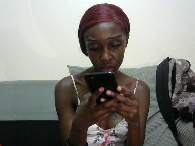 velvetshammy live cam on BongaCams