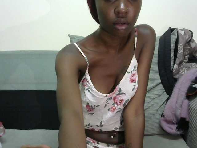 velvetshammy live cam on BongaCams