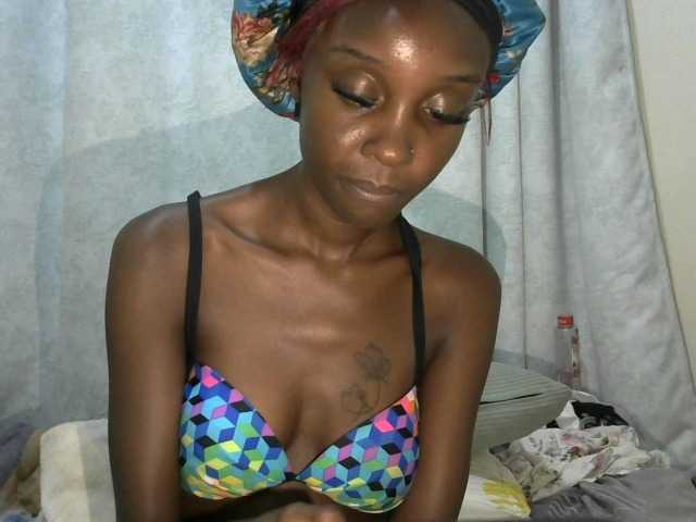 velvetshammy live cam on BongaCams