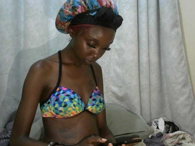 velvetshammy live cam on BongaCams