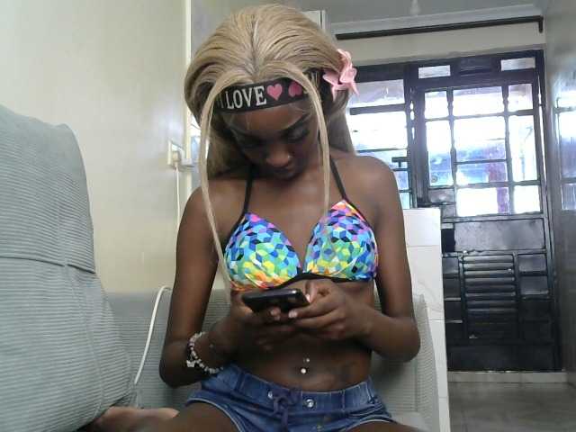 velvetshammy live cam on BongaCams