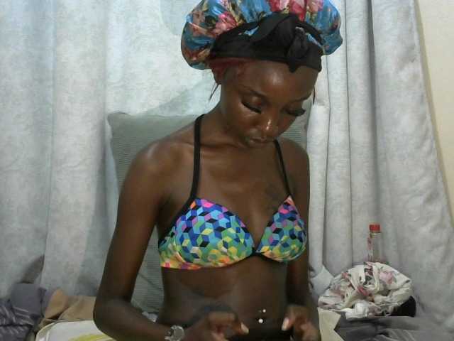 velvetshammy live cam on BongaCams