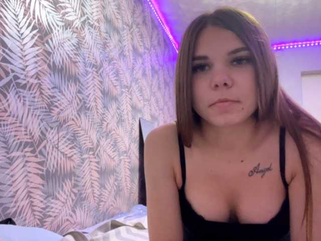 LizaKims live cam preview