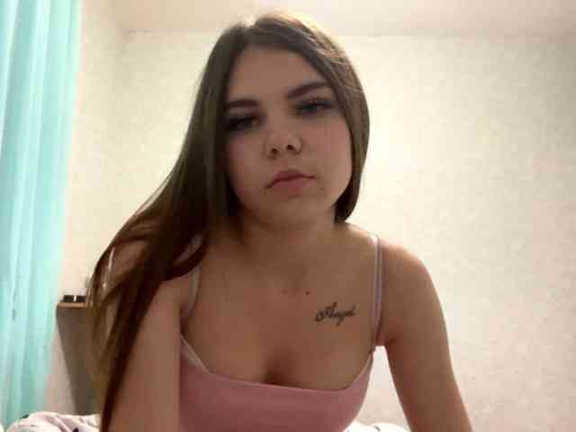 Model: LizaKims