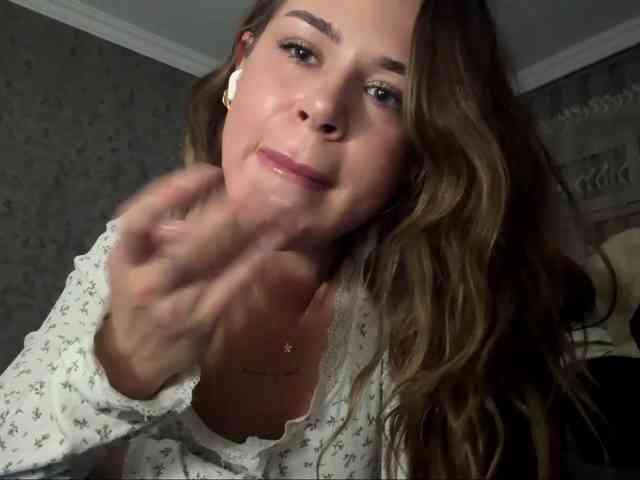 LilyKims webcam
