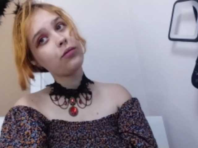 RedieLye live cam on BongaCams
