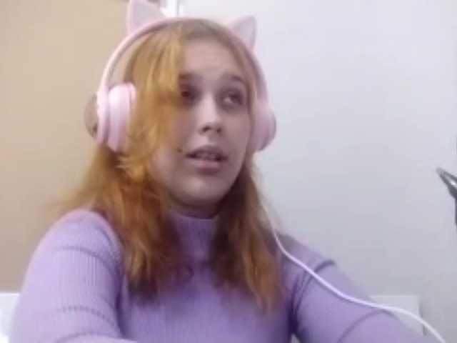 RedieLye live cam on BongaCams