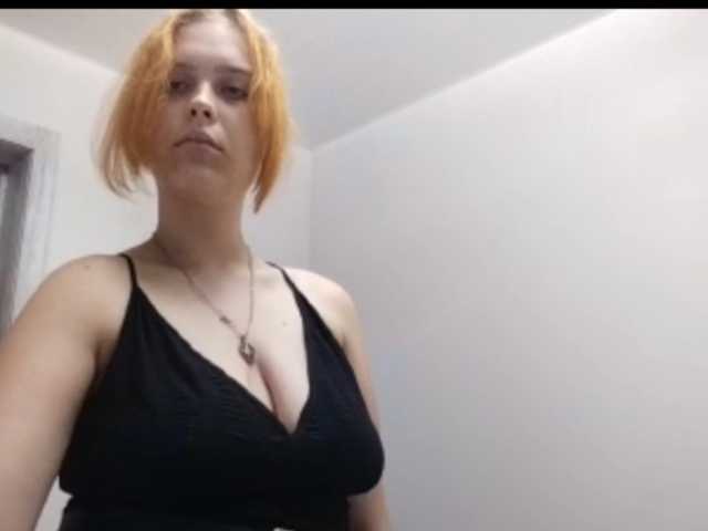 RedieLye live cam on BongaCams