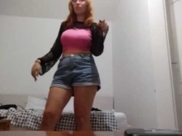 RedieLye live cam on BongaCams