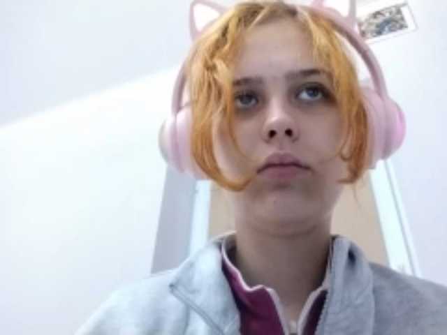 RedieLye live cam on BongaCams