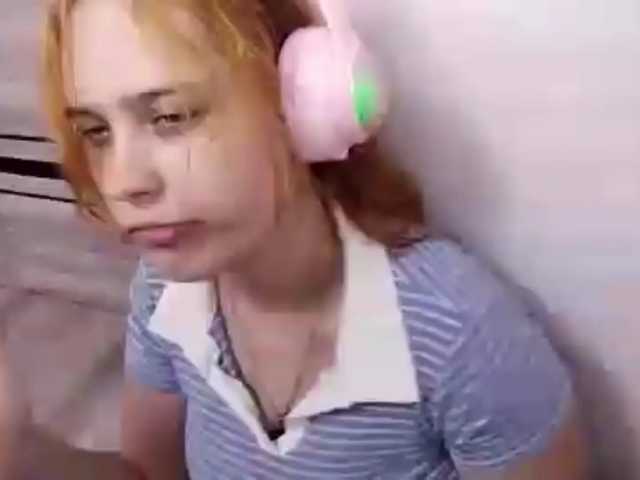 RedieLye live cam on BongaCams