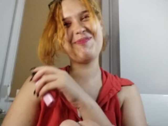 RedieLye live cam on BongaCams
