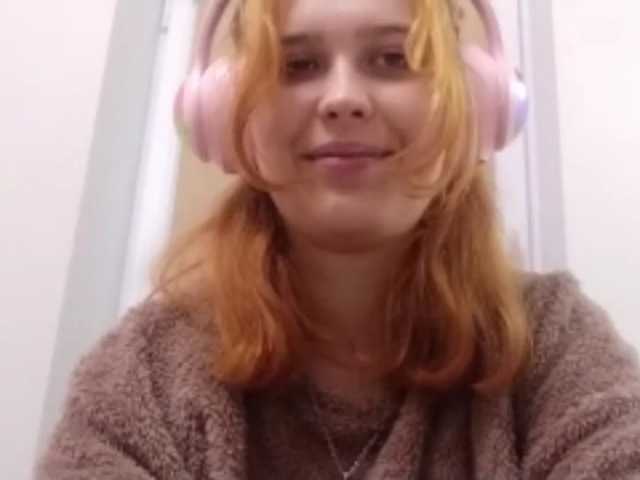 RedieLye live cam on BongaCams