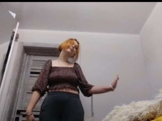 RedieLye live cam on BongaCams