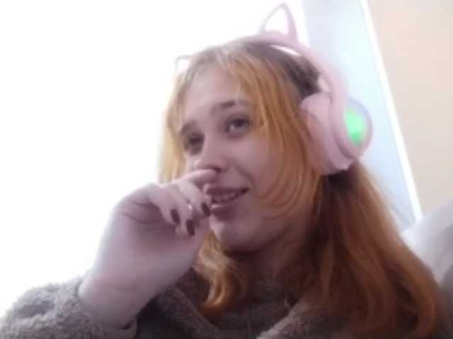 RedieLye live cam on BongaCams