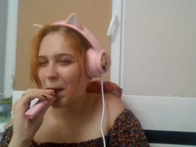 RedieLye live cam on BongaCams