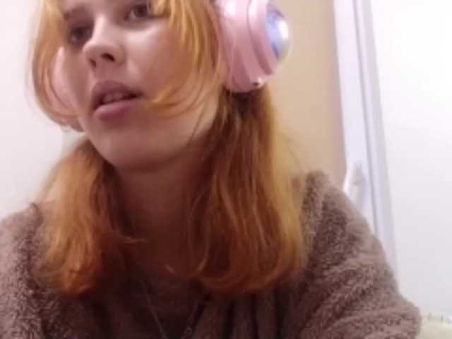 RedieLye live cam on BongaCams