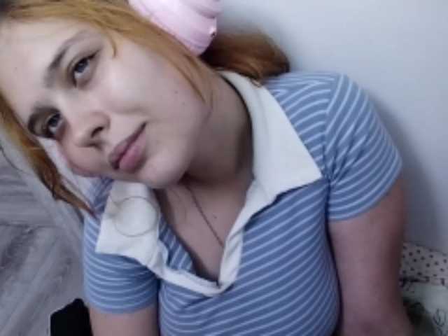 RedieLye live cam on BongaCams