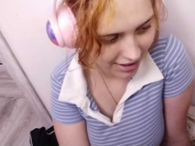 RedieLye live cam on BongaCams