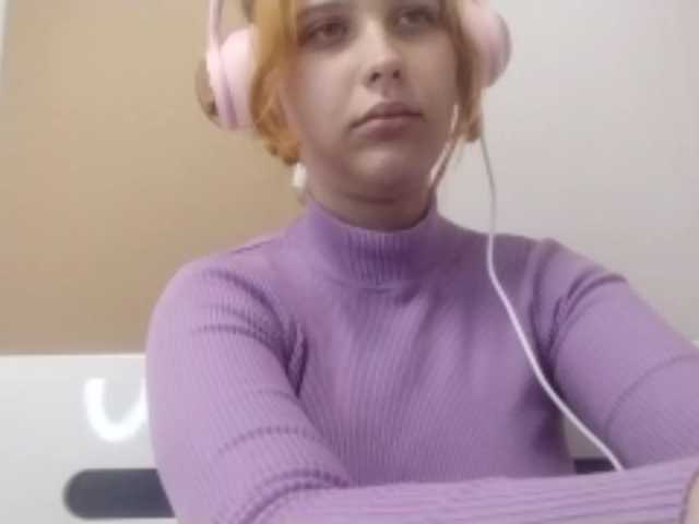 RedieLye live cam on BongaCams