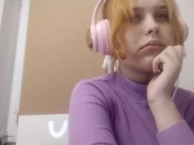 RedieLye live cam on BongaCams