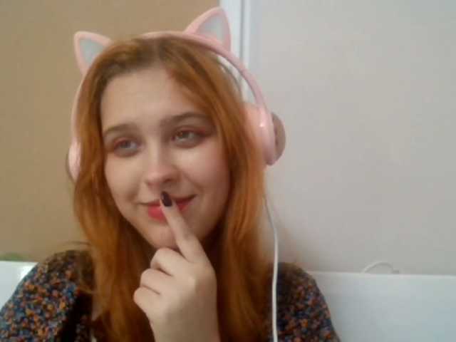 RedieLye live cam on BongaCams
