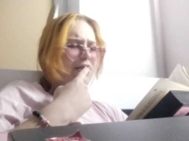 RedieLye live cam on BongaCams