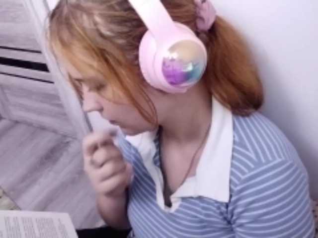 RedieLye live cam on BongaCams
