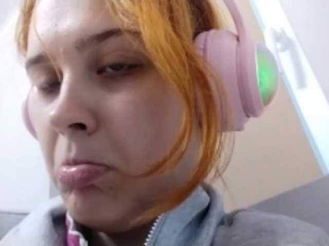 RedieLye live cam on BongaCams
