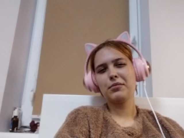 RedieLye live cam on BongaCams