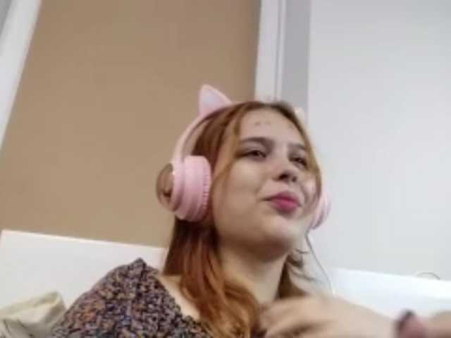 RedieLye live cam on BongaCams