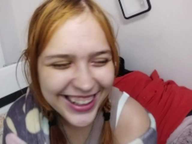 RedieLye live cam on BongaCams