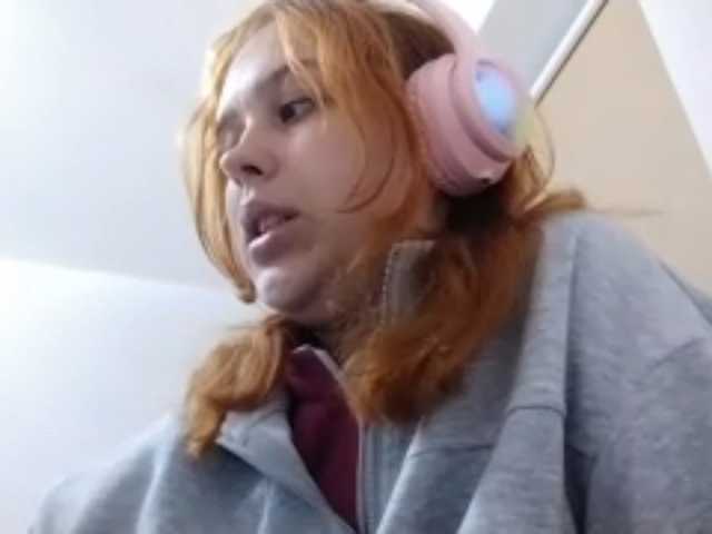 RedieLye live cam on BongaCams