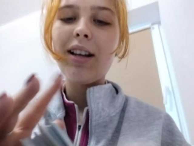 RedieLye live cam on BongaCams