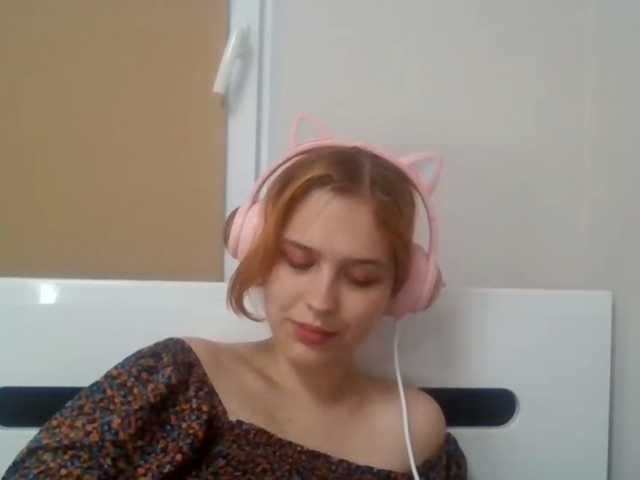 RedieLye live cam on BongaCams