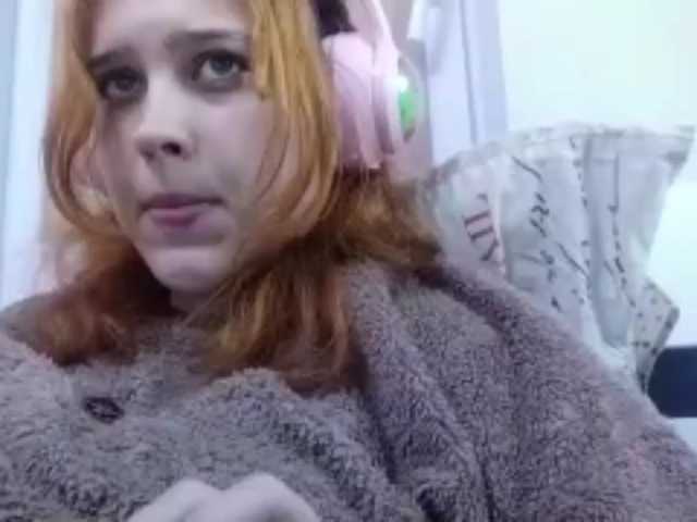RedieLye live cam on BongaCams