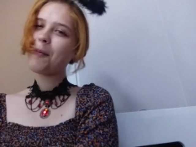 RedieLye live cam on BongaCams