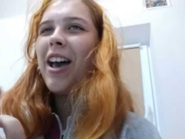 RedieLye live cam on BongaCams