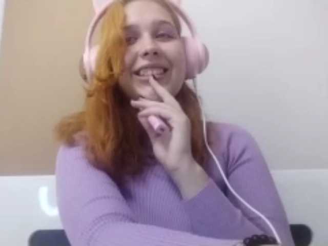 RedieLye live cam on BongaCams