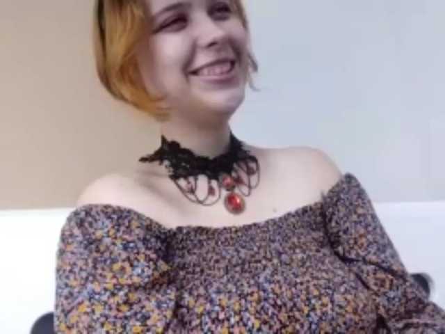 RedieLye live cam on BongaCams